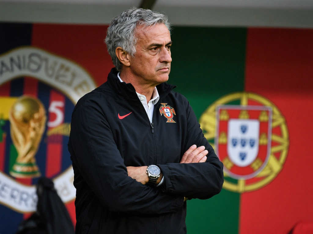 以其卓越的 以其卓越的